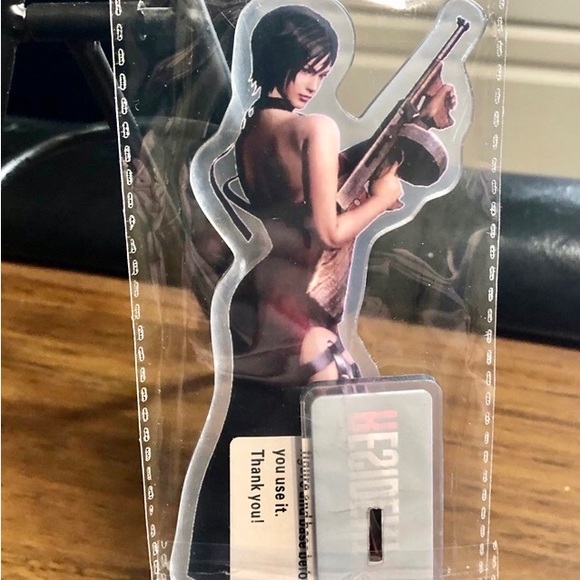 Resident Evil Ada Wong Desk/Cake Topper - Picture 2 of 2